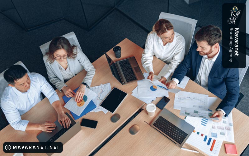 کارکنان حرفه ای و با تجربه در شرکت های برندینگ تبلیغاتی